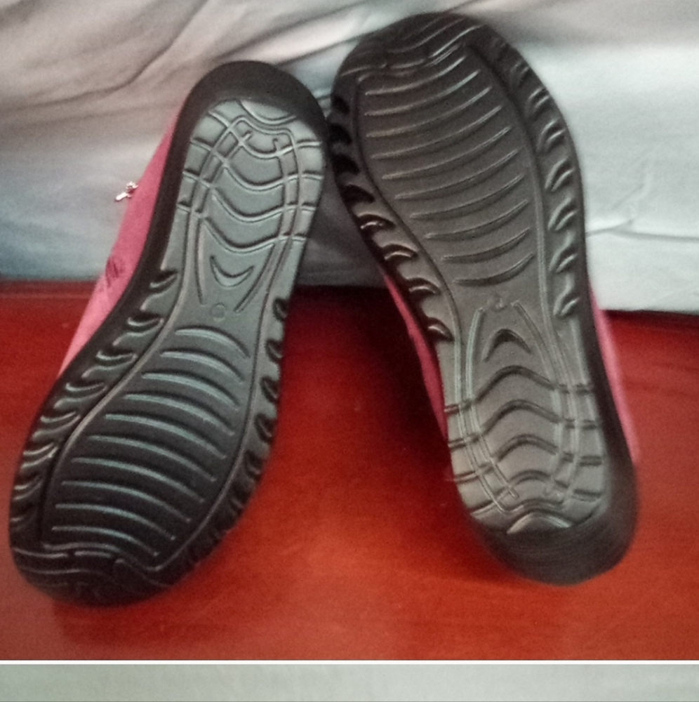 Skechers boots parallel ditto size 8, burgundy
